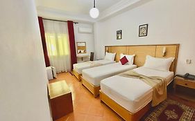 Sary'S Hotel